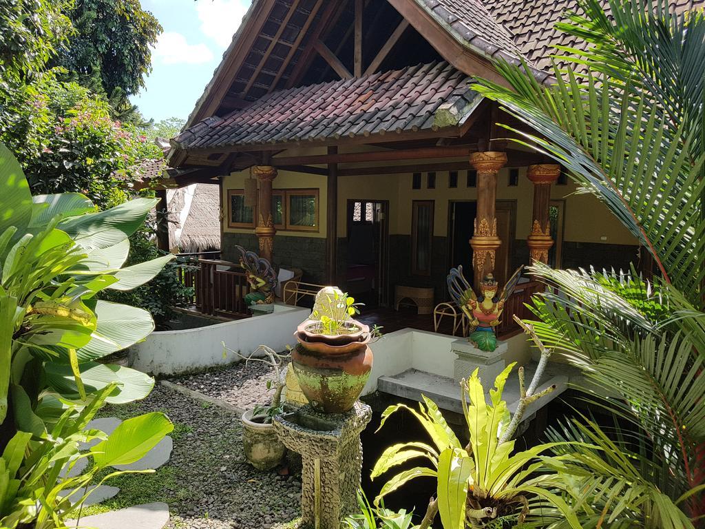 Villa Bale Seni Mataram Bagian luar foto